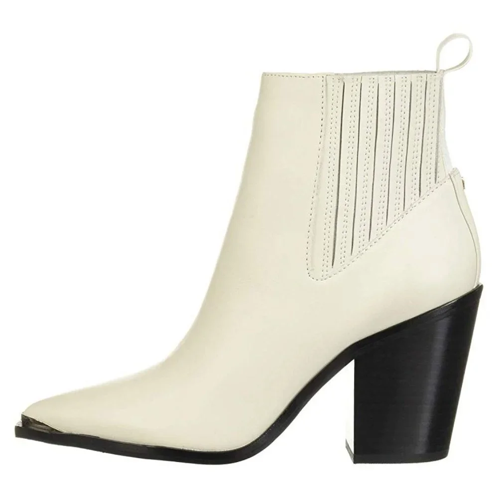 9 M Kenneth Cole West Side Bootie - Picture 2 of 6